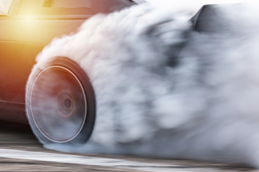 car doing burnous
