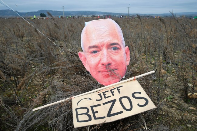 New report says Amazon CEO Jeff Bezos hired trolls to defend he and the company from critics on social media