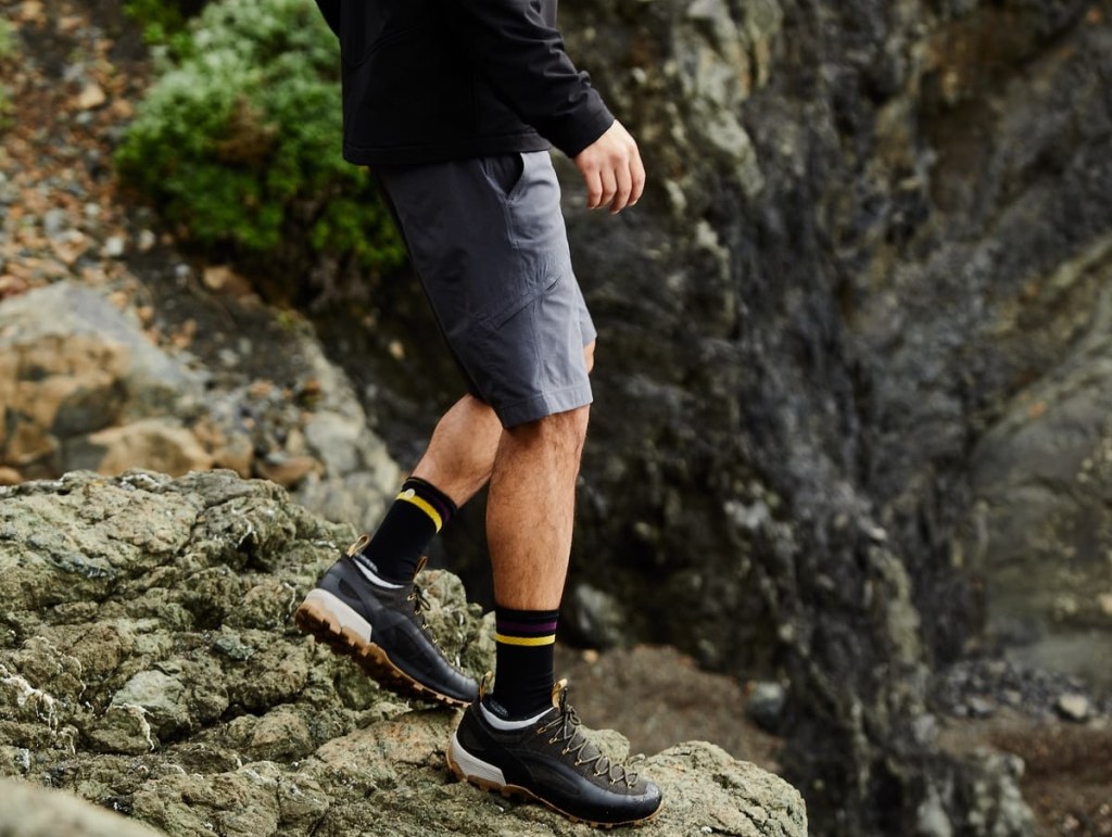 stylish cargo shorts hidden side pockets