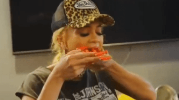 People Were Disgusted With Saweetie Eating Hot Cheetos On Pizza And Ramen Noodle Seasoning On Oysters Before Performance At Triller Fight Club