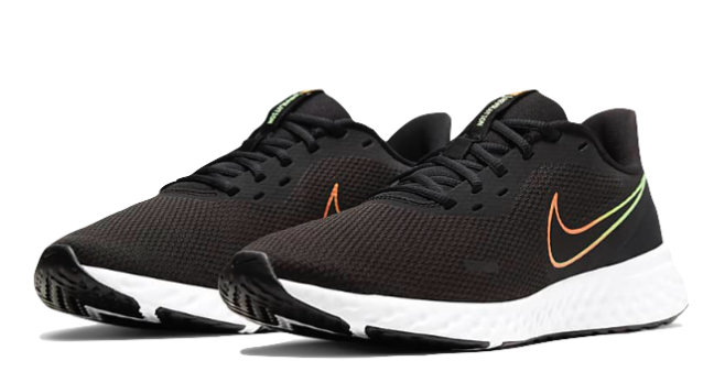 Nike Revolution 5