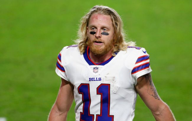 cole beasley no mask outside