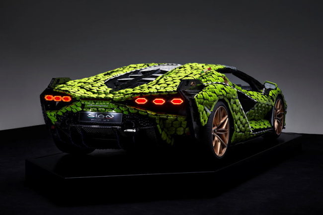 Life-Size Lamborghini Sian Made Of LEGO Took Over 400000 Pieces