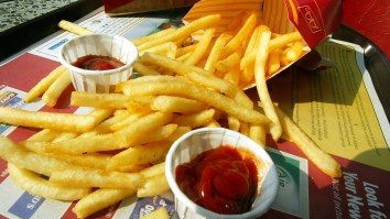 Viral TikTok Video Shows ‘Food Hack’ For Getting Free McDonald’s Fries And Other Fast Food