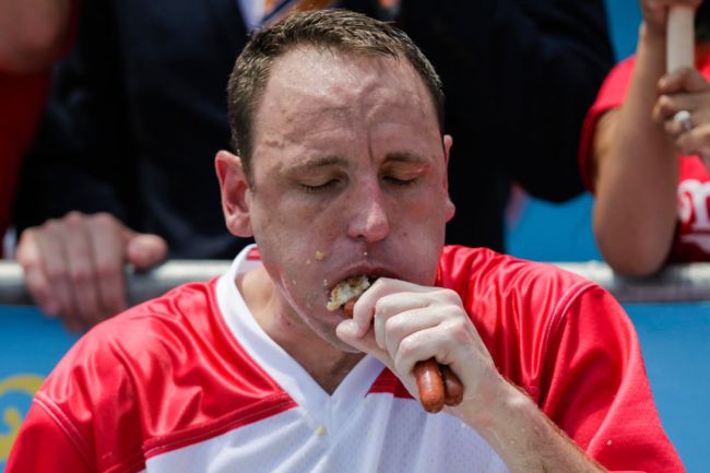 Competitive eater and Nathan's Hot Dog Eating Contest champion Joey Chestnut reveals what it like to eat 76 hot dogs and what happens to his body