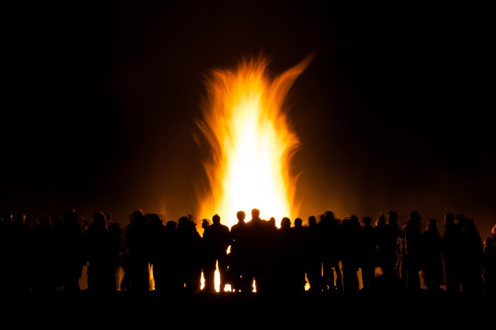 bonfire gasoline tank bad idea