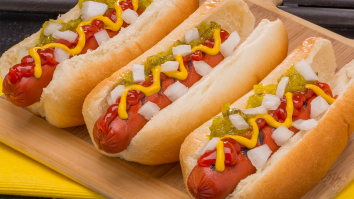 Most Important Petition In History Demands Hot Dogs And Buns Finally Be Packaged In The Same Quantity