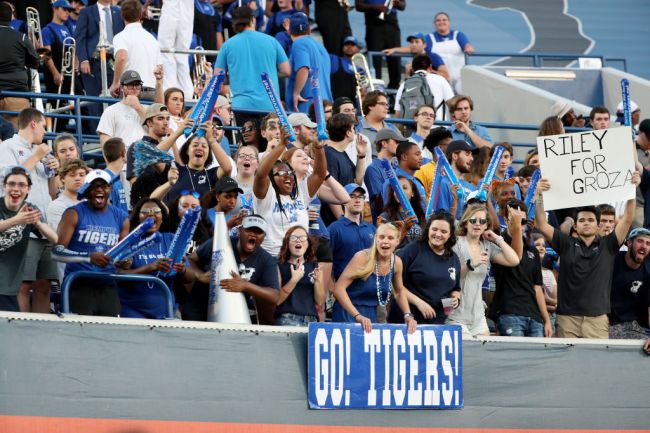 Memphis Fan Streaking