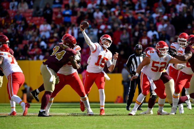 Patrick Mahomes Viral Cross-Body Throw Tyreek Hill