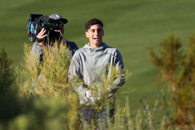 joaquin niemann hole out birdie cj cup