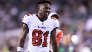 Antonio Brown Willing To Get Booster Shot On Live TV To Prove That  He’s Vaccinated