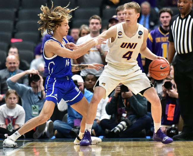 Northern Iowa's AJ Green Closes Half With 17-1 Run Against St. Bonaventure