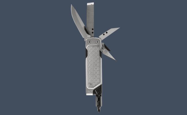 Everyday Carry Essentials: Hot Cool Tokyo Flat Box, Ester Camper's Axe, And More