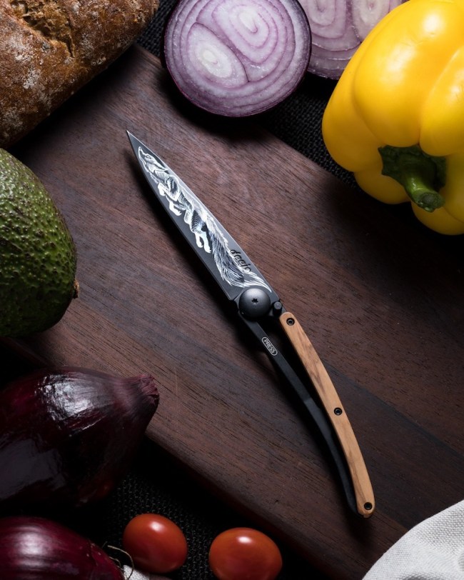 Deejo Knife with vegetables