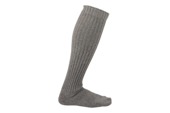 17 Best Day Hiking Apparel And Gear Essentials To Buy Right Now