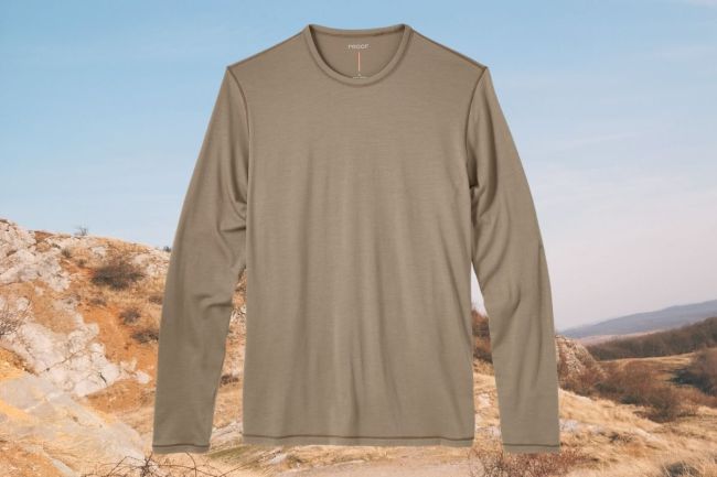 17 Best Day Hiking Apparel And Gear Essentials To Buy Right Now