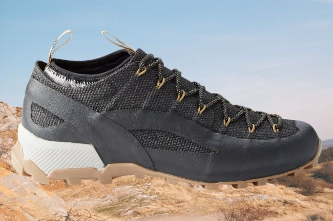 17 Best Day Hiking Apparel And Gear Essentials To Buy Right Now