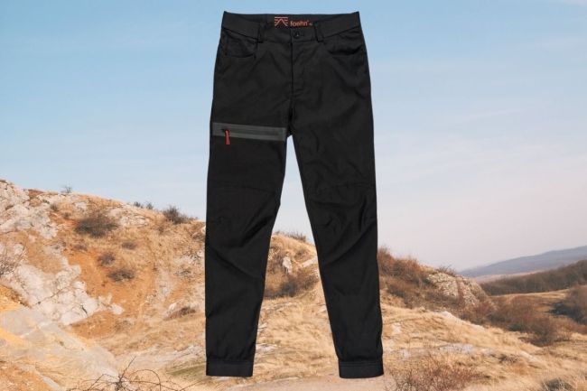 17 Best Day Hiking Apparel And Gear Essentials To Buy Right Now
