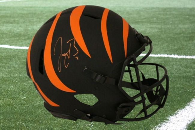 Best Sports Memorabilia From The Players You'll Be Watching In The NFL Playoffs This Weekend