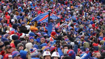 Bills Mafia Waiting In The Cold Until 3AM To Welcome Their Team Home After Loss Is Why They’re The Best