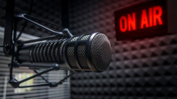 Ian Rapoport Hilariously Hangs Up In Middle Of Radio Segment With ‘Oh S–t, I Gotta Go’ To Break NFL News