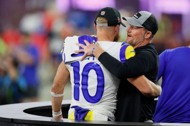 la-rams-gm-les-snead-perfect-shirt-super-bowl-parade