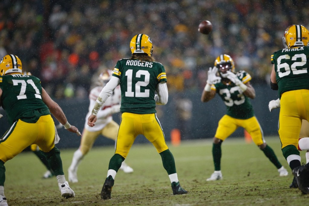 Aaron Rodgers Criticized For 'Hurting His Team' In Scathing Comments From Long-Time Packers Beat Writer