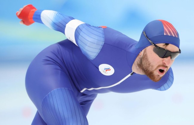 Russian Skater Puts Up Double Middle-Finger After Beating Americans
