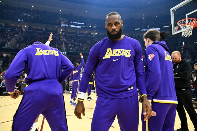 lebron-james-space-jam-2-win-multiple-razzie-awards