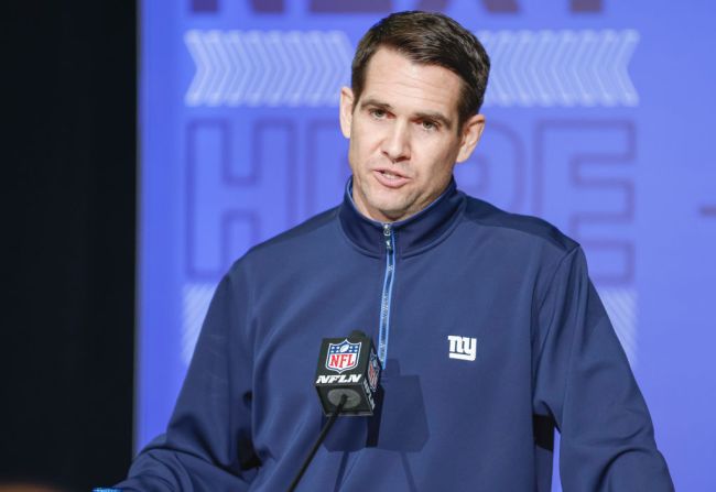 new-york-giants-expected-pursue-surprising-quarterback