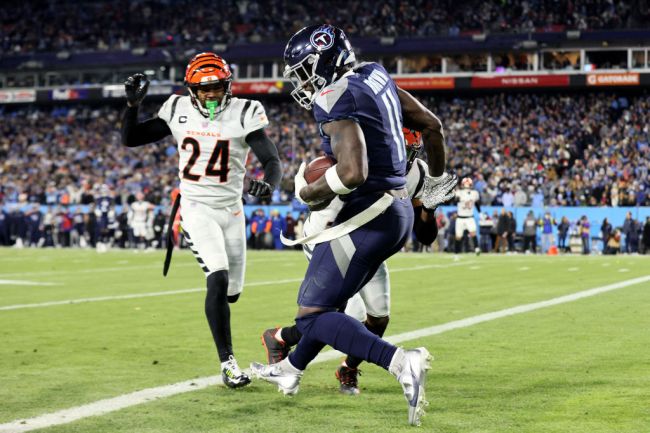 aj-brown-removes-tennessee-titans-from-twitter-bio
