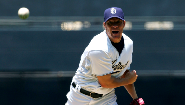 Jake Peavy Pitched For The Savannah Bananas With His Actual Gold Glove