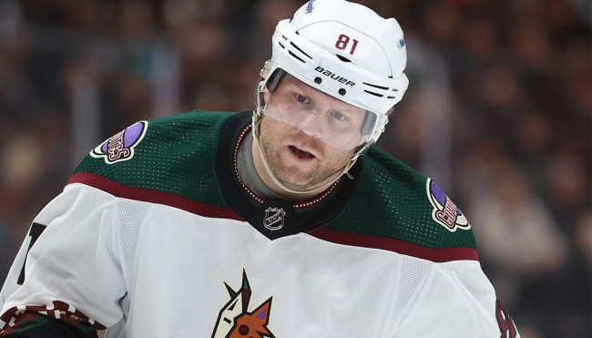 Canucks Hunting For Fan Who Threw A Hot Dog At Phil Kessel