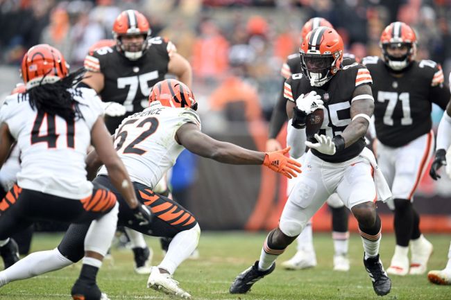 cleveland-browns-give-out-shocking-contract-to-franchise-tagged-player