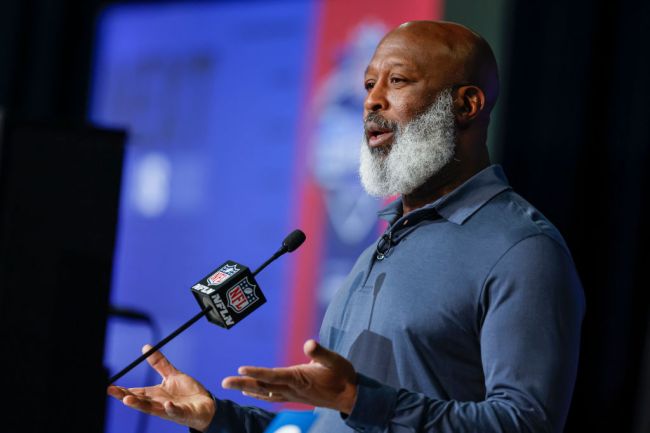 lovie-smith-makes-bold-claim-about-houston-texans-quarterback
