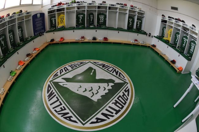 fans-italian-3rd-division-soccer-team-forcing-player-remove-clothes