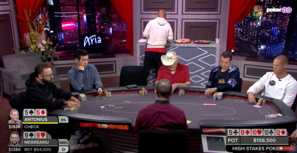 Phil Ivey poker pro eating snacks