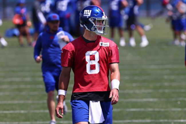eli-manning-reveals-he-believes-held-back-new-york-giants-daniel-jones
