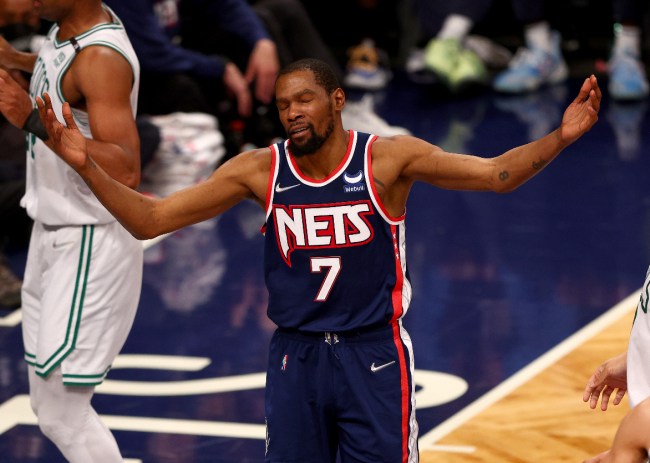 NBA World Goes Bonkers After Kevin Durant Stuns The World
