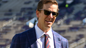 Arch Manning Has A Lot To Learn From His Uncle Eli After Getting Smoked In Impressive Apple Juggle-Off