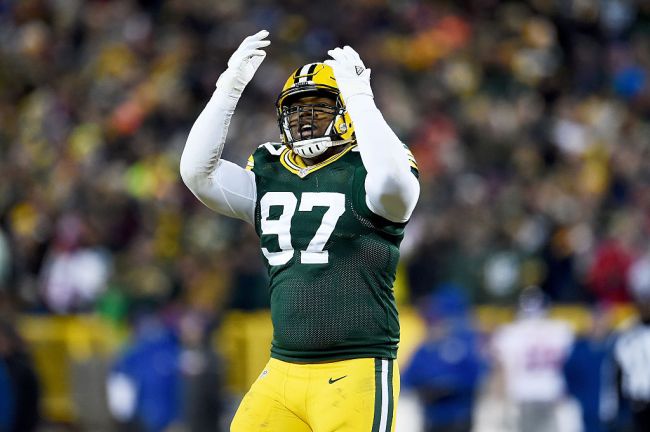 aaron-rodgers-tells-story-green-bay-packers-front-office-blunder