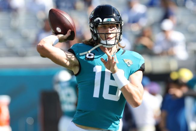jacksonville-jaguars-qb-coach-trevor-lawrence-offseason-improvement
