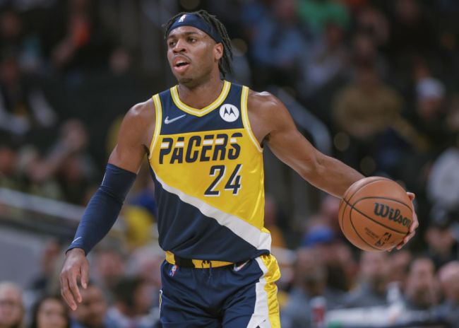 los-angeles-lakers-being-linked-with-trades-for-2-players