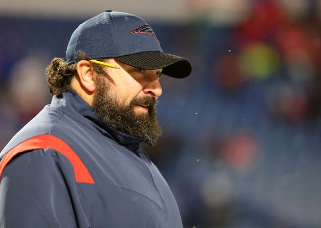 new-england-patriots-officially-make-strange-decision-coordinators