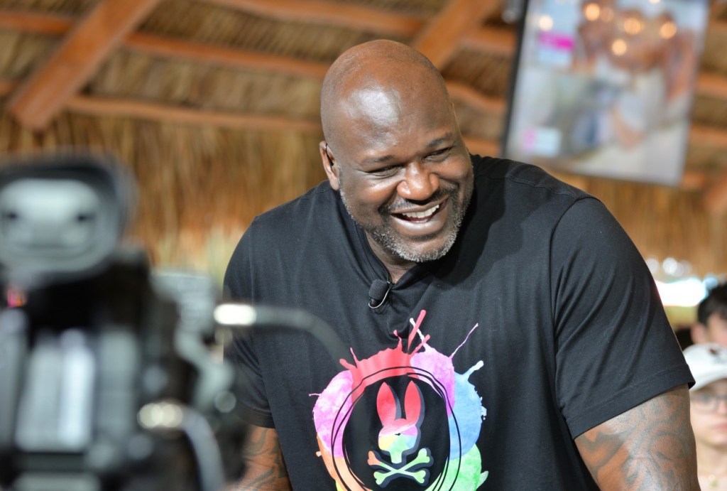 Good Guy Shaq Surprises Random Couple At Best Buy With Expensive New Appliances