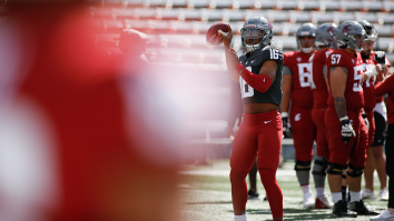 Wazzu Football Player Hilariously Exposes Embarrassed QB For Being ‘Boo’d Up’ On Hot Mic