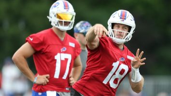 Bills QB Case Keenum Goes Undercover To Get Teammates’ Autographs With Hilarious Results