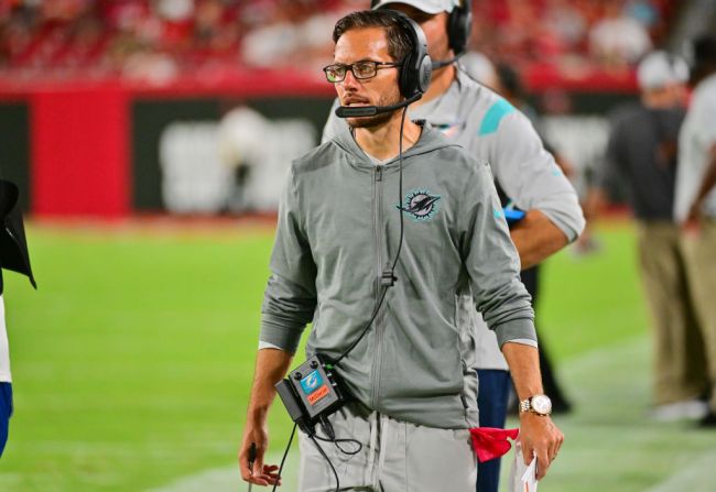 miami-dolphins-head-coach-hilarious-reaction-tyreek-hill-trade-rumors