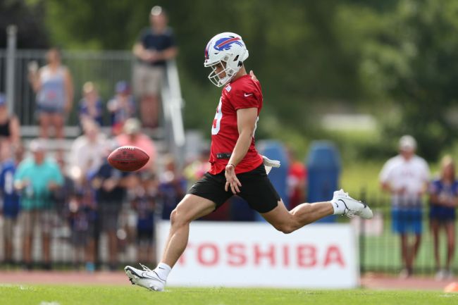 odds-released-punt-god-matt-araiza-win-offensive-rookie-of-year