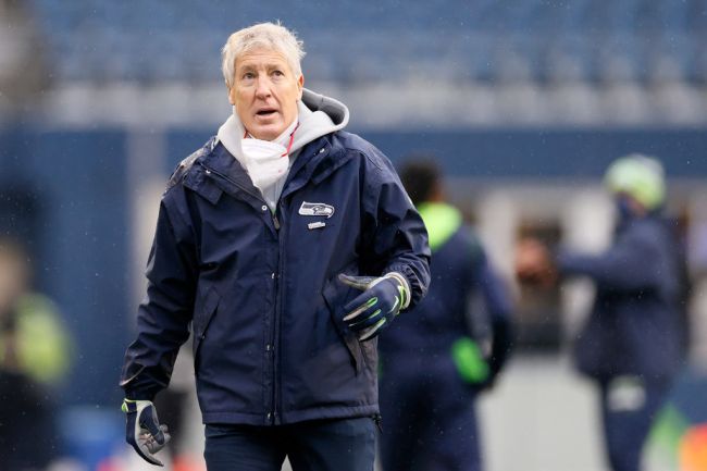 pete-carroll-took-on-surprising-role-todays-seattle-seahawks-practice